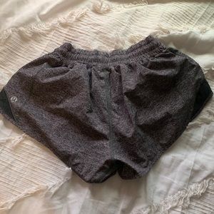 lululemon hotty hot 2.5 in